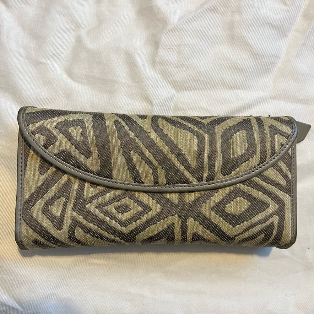 PRICE DROP💰💵 Anthropologie Lodis Wallet